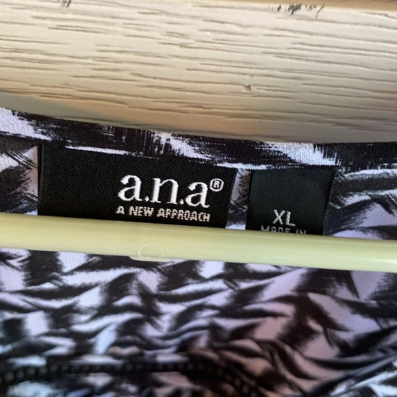 Light and flowy cinch waist top - Picture 4 of 6